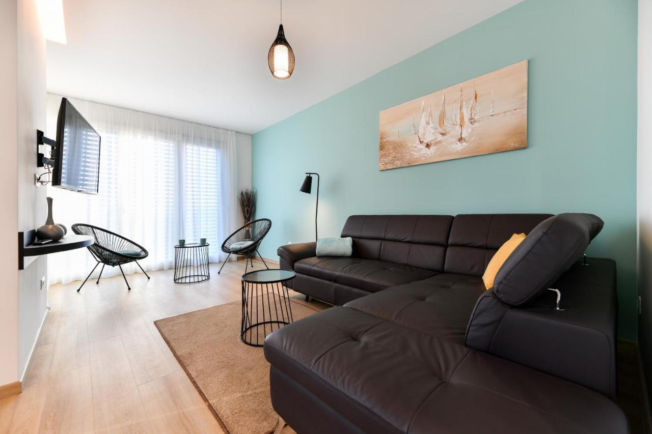 Crowonder Apartments & Rooms Oaza With Heated Swimming Pool And Sauna ตูรันญ์ ภายนอก รูปภาพ