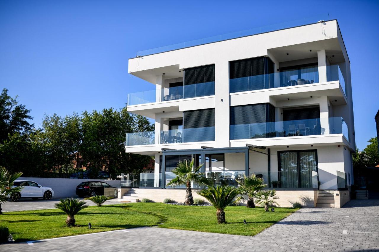 Crowonder Apartments & Rooms Oaza With Heated Swimming Pool And Sauna ตูรันญ์ ภายนอก รูปภาพ