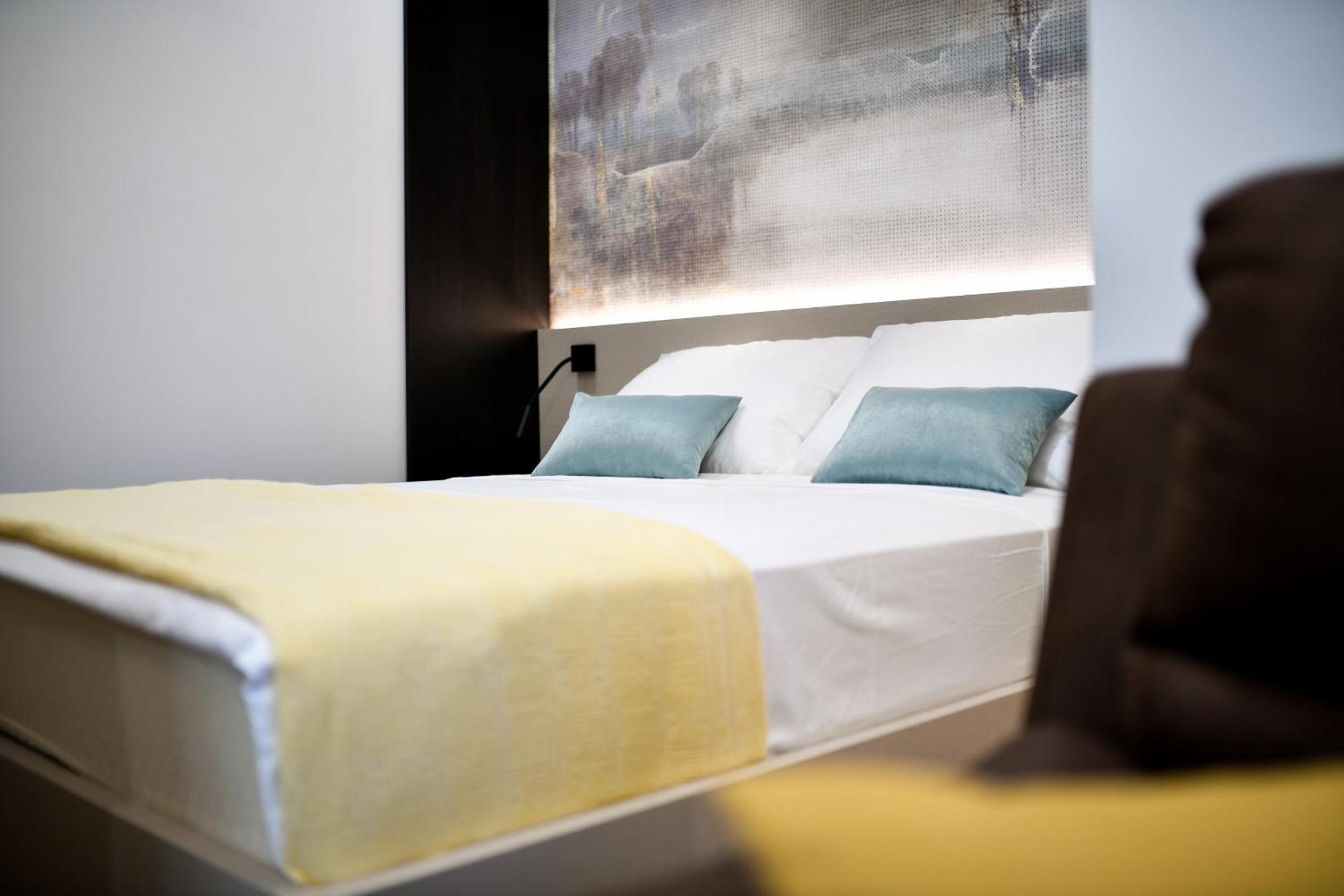 Crowonder Apartments & Rooms Oaza With Heated Swimming Pool And Sauna ตูรันญ์ ภายนอก รูปภาพ