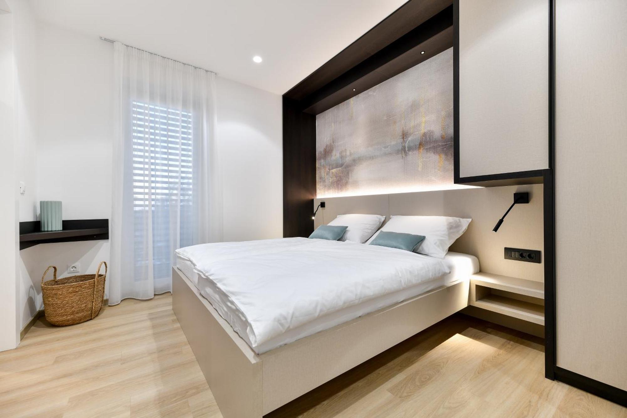 Crowonder Apartments & Rooms Oaza With Heated Swimming Pool And Sauna ตูรันญ์ ภายนอก รูปภาพ