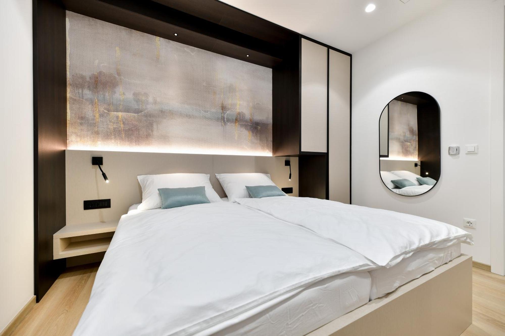 Crowonder Apartments & Rooms Oaza With Heated Swimming Pool And Sauna ตูรันญ์ ภายนอก รูปภาพ